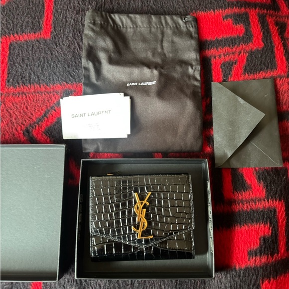 Yves Saint Laurent Black and Gold Crocodile-Embossed Wallet FIRM - Picture 3 of 14